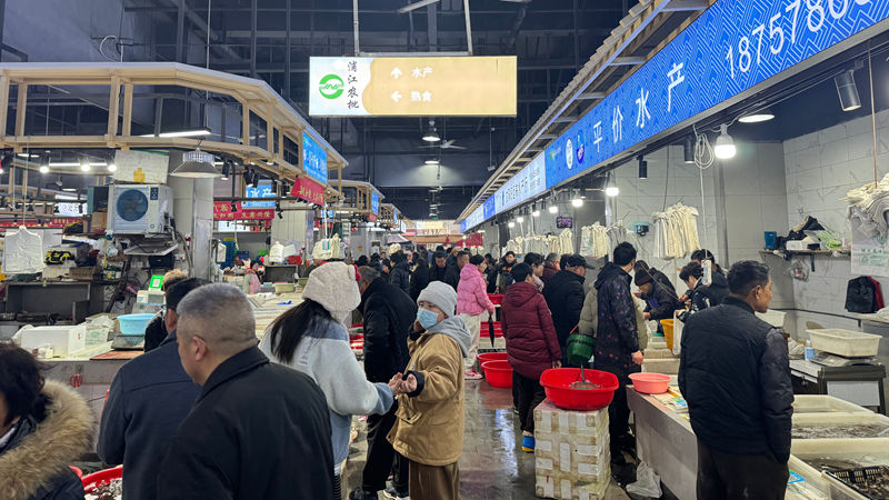 春節(jié)將至年味正濃 浦江農(nóng)批購(gòu)銷(xiāo)兩旺